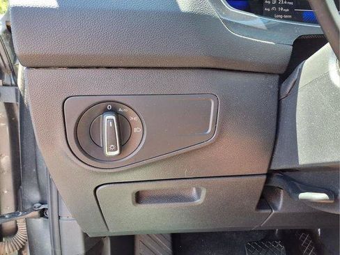 Used 2022 Volkswagen Tiguan SE AWD/4WD image 24