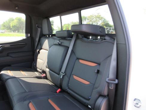 New 2026 GMC Sierra 1500 AT4 w/ AT4 Premium Package AWD/4WD image 13