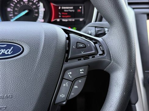 Used 2019 Ford Fusion SE FWD image 27
