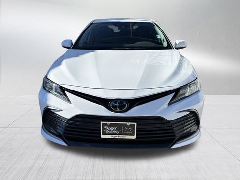 Used 2023 Toyota Camry LE image 2