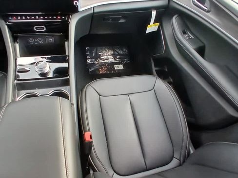 New 2026 Jeep Grand Cherokee L Limited w/ Limited Altitude Package AWD/4WD image 24