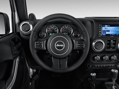 Used 2013 Jeep Wrangler Unlimited Sport image 9