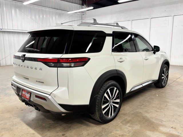 Used 2023 Nissan Pathfinder Platinum FWD image 7