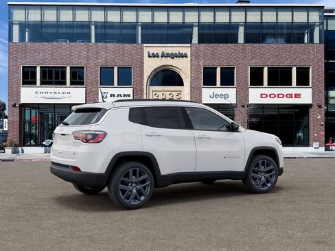 New 2026 Jeep Compass Latitude AWD/4WD image 4