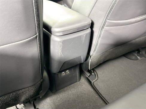 Certified 2024 Toyota Prius XLE image 37