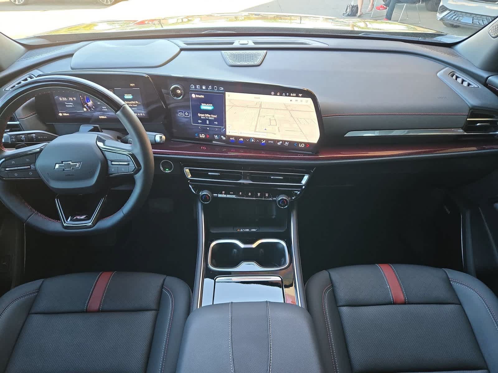 Used 2026 Chevrolet Traverse RS FWD image 15