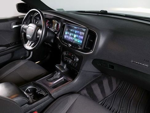 Used 2019 Dodge Charger SXT image 11