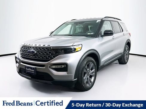 Used 2023 Ford Explorer XLT w/ Equipment Group 202A AWD/4WD image 3