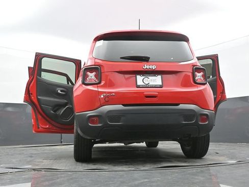 Used 2023 Jeep Renegade Latitude w/ Premium Group AWD/4WD image 70