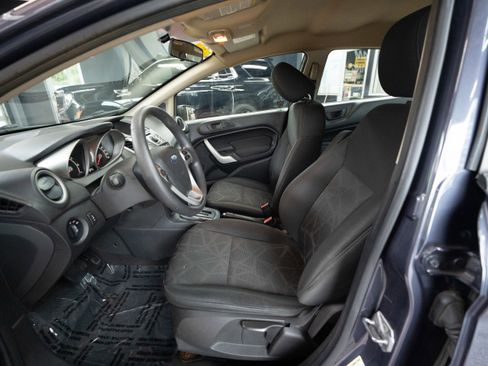 Used 2012 Ford Fiesta SE image 9