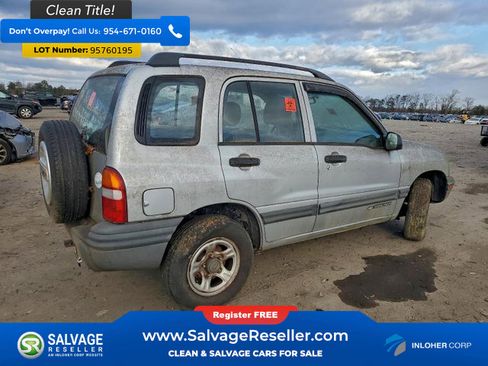 Used 2000 Chevrolet Tracker 4WD w/ Preferred Equipment Group 2 image 4