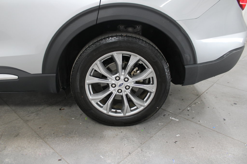 Used 2024 Ford Explorer Limited AWD/4WD image 15