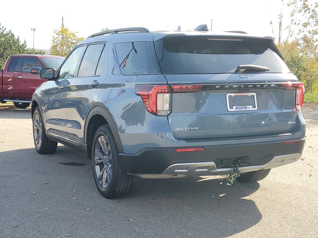 Certified 2025 Ford Explorer Active w/ Active Comfort Package AWD/4WD image 3