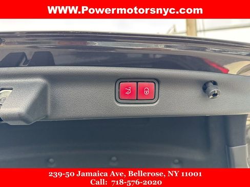 Used 2022 Mercedes-Benz C 300 4MATIC Sedan w/ Pinnacle Trim Package image 22