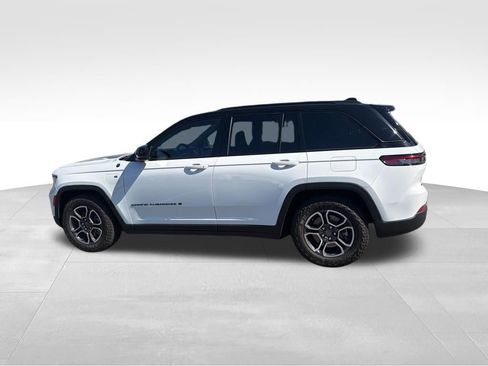Used 2023 Jeep Grand Cherokee Trailhawk w/ Advanced Protech Group II AWD/4WD image 9
