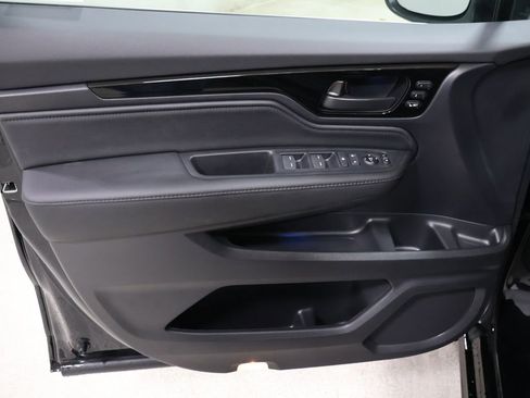 New 2026 Honda Odyssey Touring image 12
