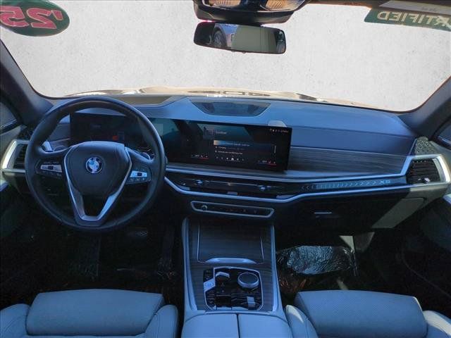 Used 2025 BMW X5 xDrive50e w/ Premium Package AWD/4WD image 19