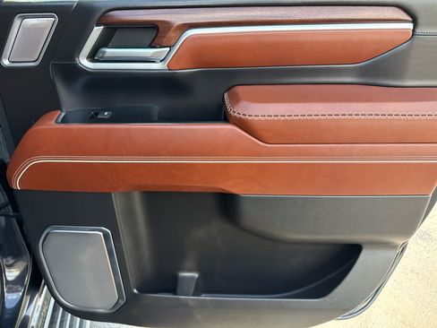 Used 2024 GMC Sierra 3500 Denali Ultimate image 32