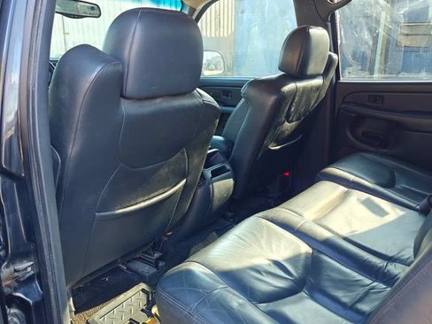 Used 2002 Chevrolet Avalanche 4x4 w/ Off-Road Suspension Pkg image 11