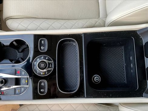 Used 2017 Bentley Bentayga AWD/4WD image 15