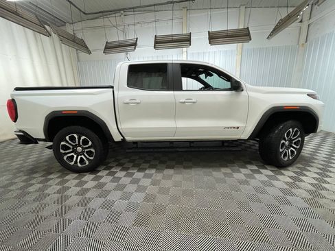 Used 2024 GMC Canyon AT4 w/ AT4 Premium Package AWD/4WD image 8