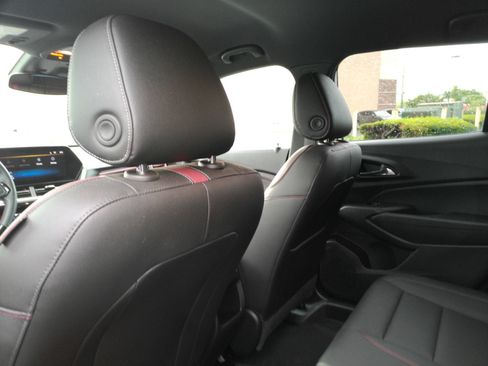 Certified 2024 Chevrolet Trax RS w/ Driver Confidence Package FWD image 13