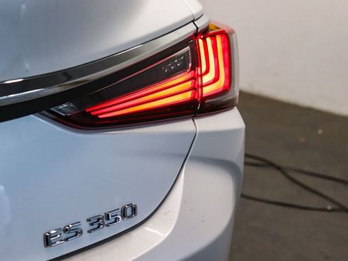 Certified 2025 Lexus ES 350 w/ Accessory Package (Z2) FWD image 11