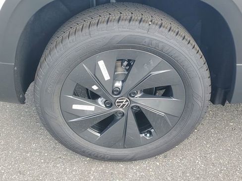 New 2026 Volkswagen Taos S image 5