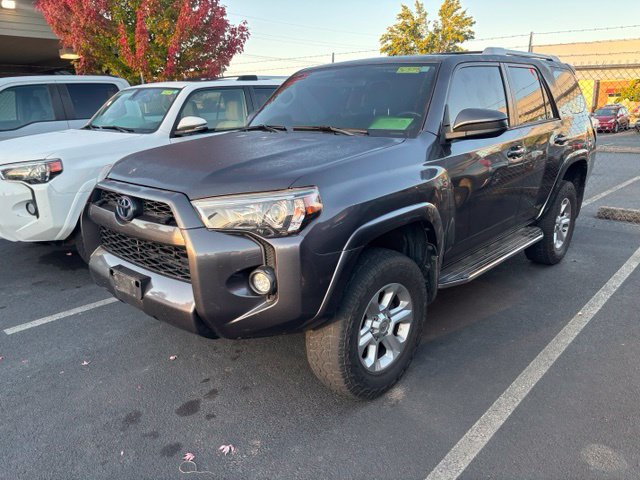 Used 2018 Toyota 4Runner SR5 AWD/4WD image 5