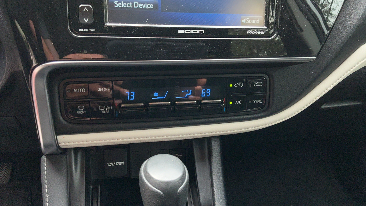 Used 2016 Scion iM FWD image 16
