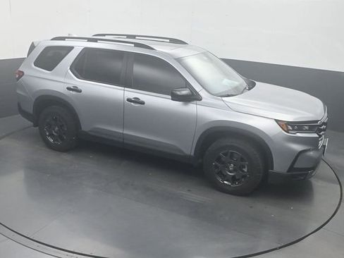 Used 2024 Honda Pilot TrailSport image 19