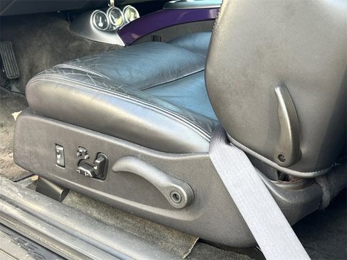 Used 2004 Chevrolet SSR w/ Preferred Equipment Group image 19