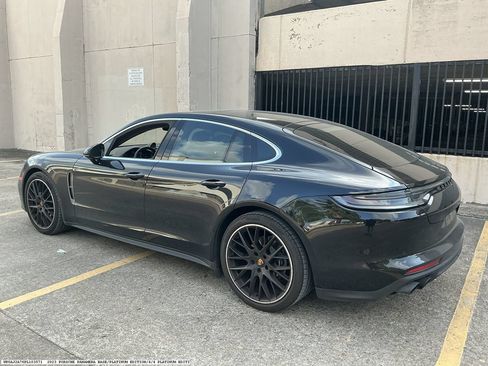 Used 2023 Porsche Panamera image 4