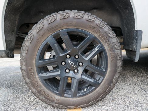 Used 2025 Chevrolet Silverado 1500 LT Trail Boss w/ LT Trail Boss Premium Package AWD/4WD image 16