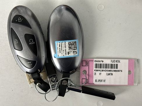 Used 2025 Hyundai Elantra Sport FWD image 20