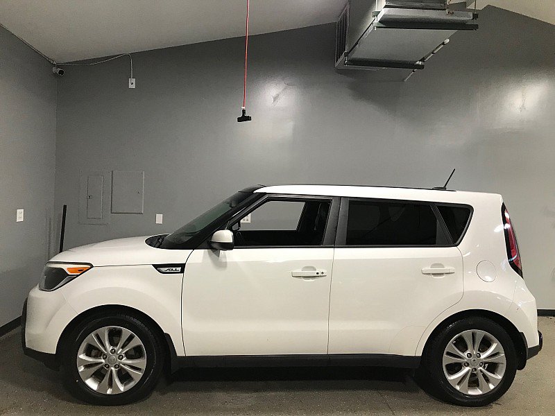 Used 2016 Kia Soul + w/ Primo Package FWD image 11