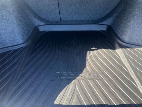 Used 2022 Honda Accord EX-L image 10