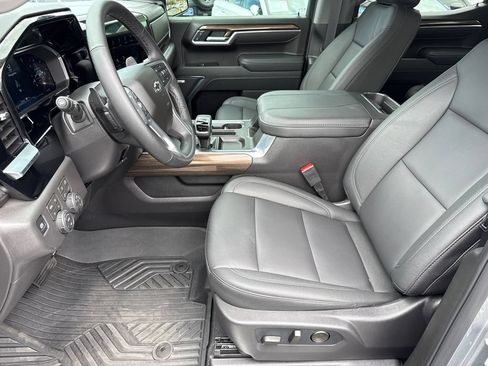 Used 2026 Chevrolet Silverado 1500 LT Trail Boss w/ LT Trail Boss Premium Package AWD/4WD image 23