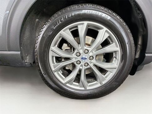 Used 2023 Ford Explorer XLT w/ Equipment Group 202A AWD/4WD image 33