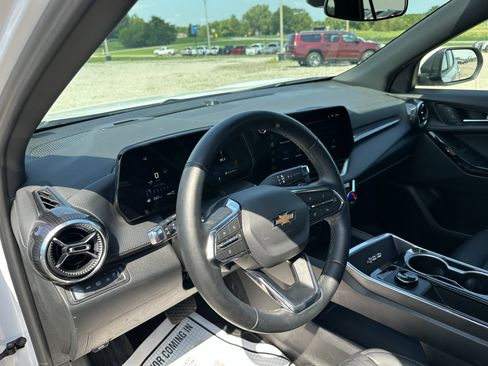 Used 2026 Chevrolet Equinox LT w/ Convenience Package II AWD/4WD image 12