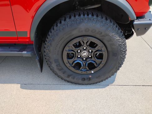 Used 2023 Ford Bronco Wildtrak AWD/4WD image 33