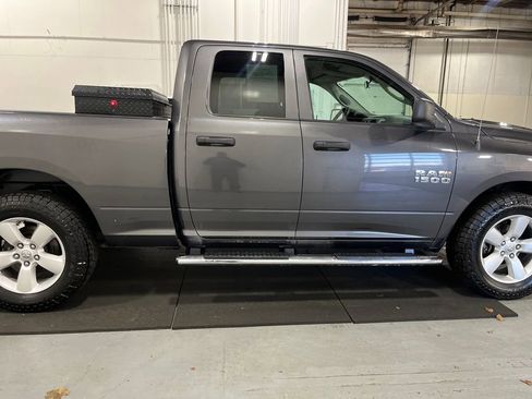 Used 2018 RAM 1500 ST w/ SXT Appearance Group image 17