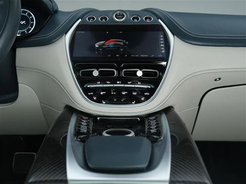 Used 2022 Aston Martin DBX AWD/4WD image 19