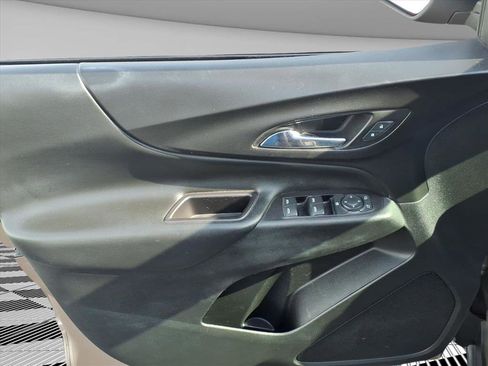 Used 2019 Chevrolet Equinox LT image 18