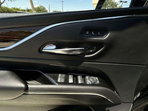 Used 2021 Cadillac Escalade Premium Luxury RWD image 21