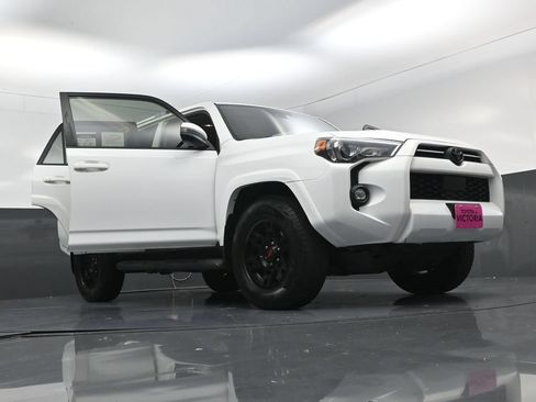 Used 2021 Toyota 4Runner SR5 RWD image 27