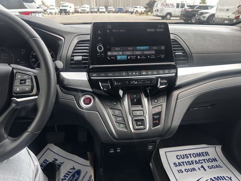 Used 2025 Honda Odyssey EX-L image 10