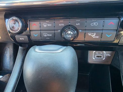 Used 2024 Jeep Compass Limited AWD/4WD image 19