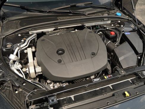 Used 2024 Volvo V60 B5 Cross Country Plus image 18