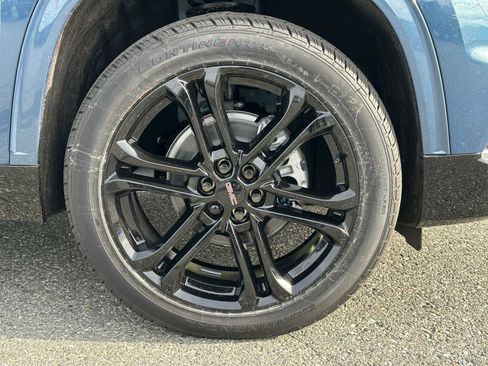 New 2026 GMC Acadia Denali image 9